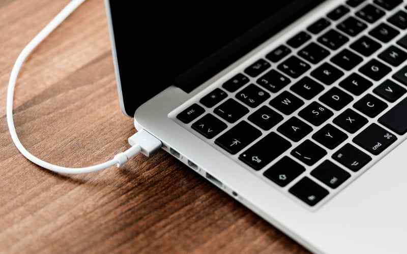 MacBook Air Şarj Kablosu
